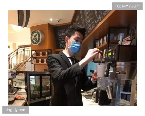 刷到林孝埈穿拖鞋进高档餐厅，瞬间觉得自己连外卖都配不上那氛围