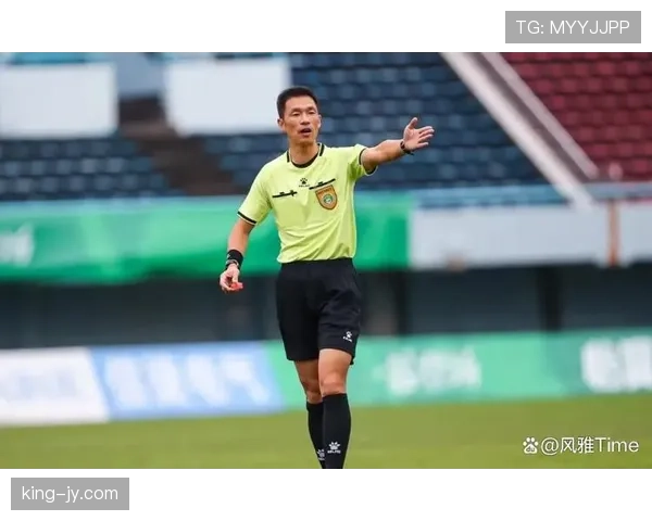 官员被罚离场？解读足球规则中对教练及替补席人员的判罚标准